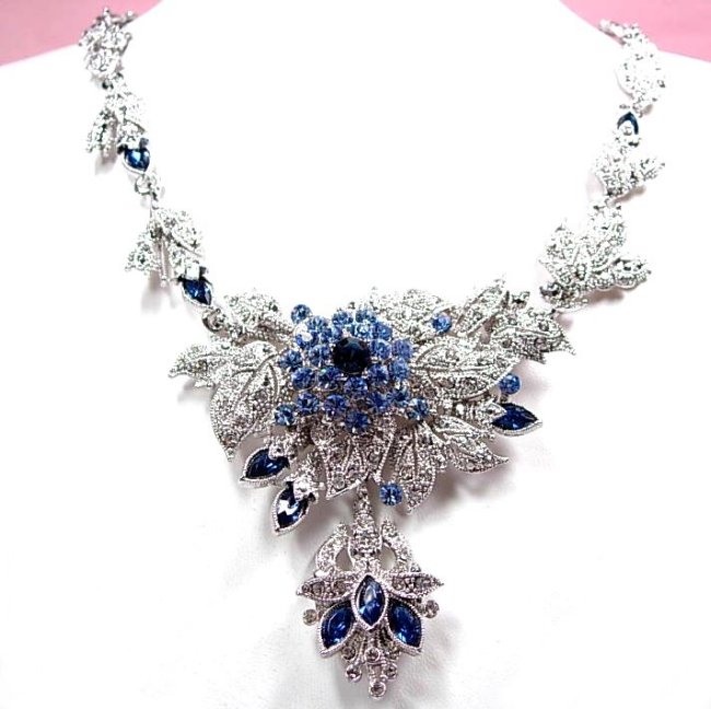 �X�����t�X�L�[�E���C���X�g�[���ƃr�[�Y�̃l�b�N���X