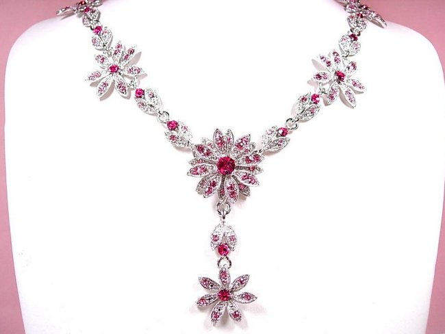 �X�����t�X�L�[�E���C���X�g�[���ƃr�[�Y�̃l�b�N���X