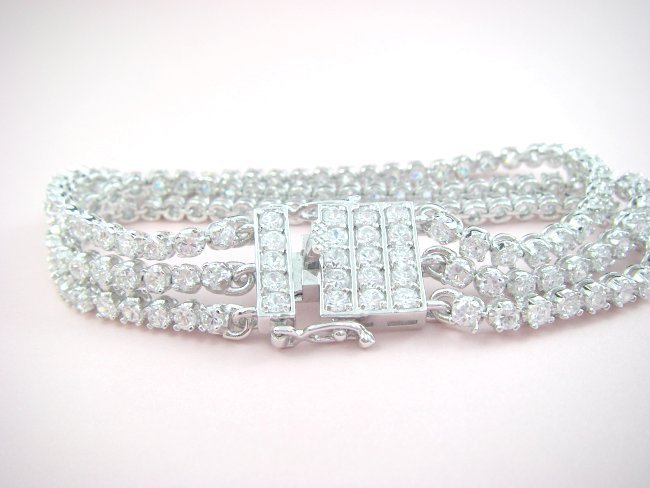 3�A�@�e�j�X�u���X���b�g�@CZ�A�N�Z�T���[