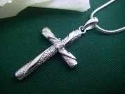キュービックジルコニアのクロスペンダント 十字架　ペンダント