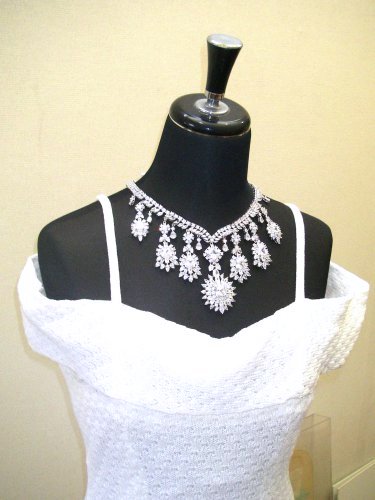 �L���[�r�b�N�̃l�b�N���X