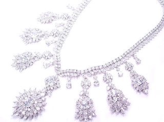 �L���[�r�b�N�W���R�j�A�̃l�b�N���X