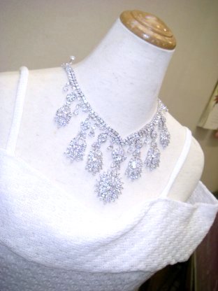 �L���[�r�b�N�W���R�j�A�̃l�b�N���X