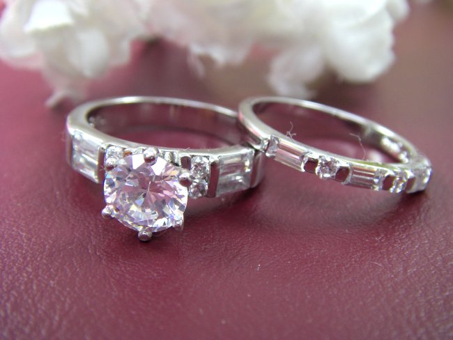 �L���[�r�b�N�W���R�j�A�̃����O