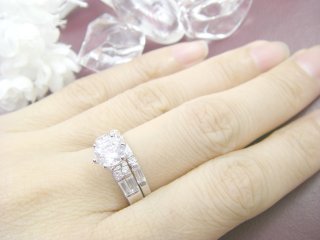 �L���[�r�b�N�W���R�j�A�̃����O